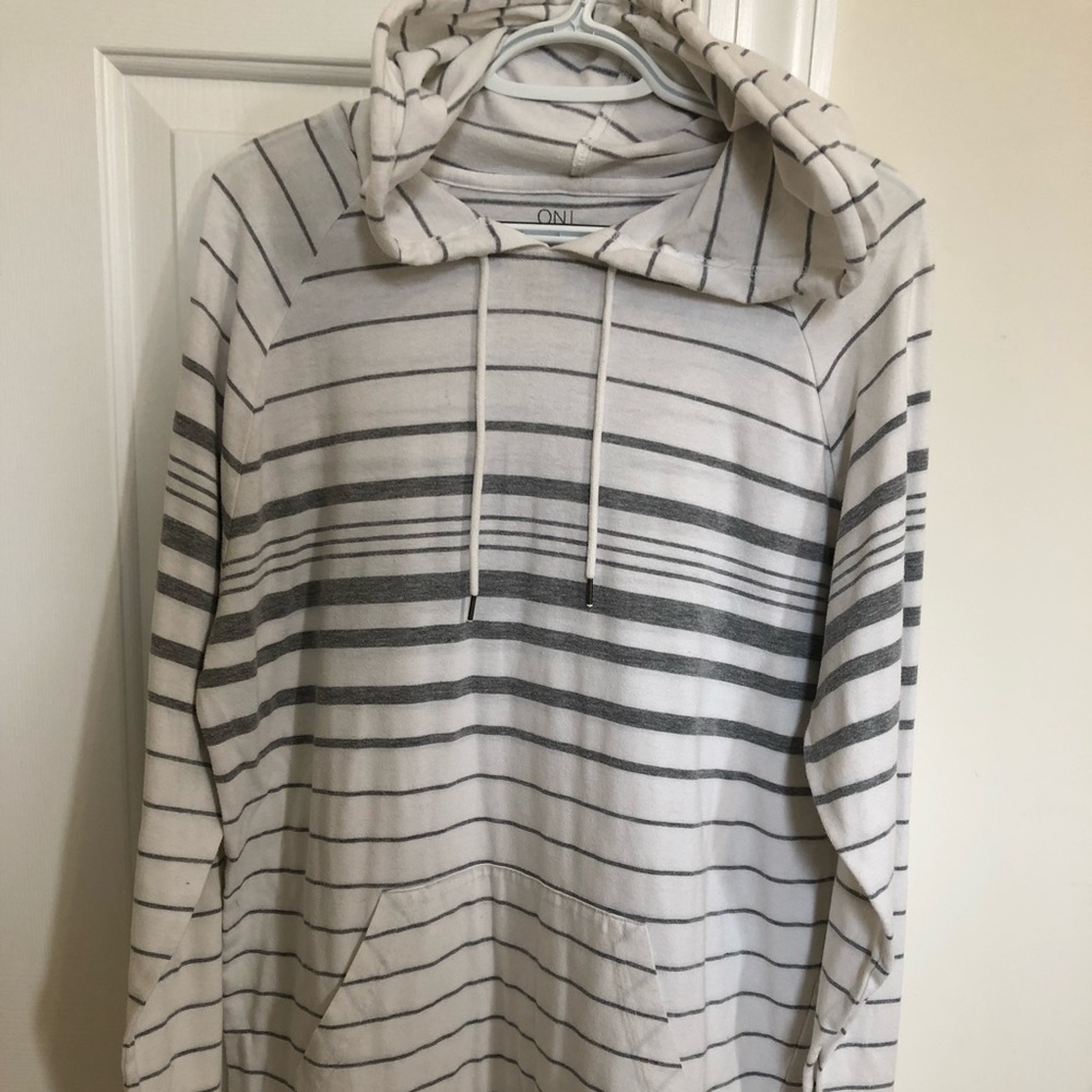 Men’s size XL on the byas top